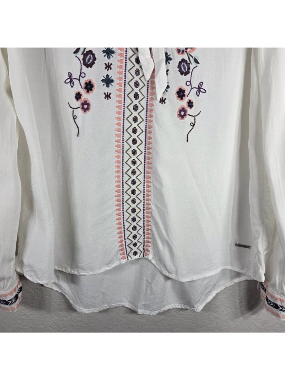 Coupé Collection White Embroided Tunic Shirt Top Size L Long Sleeve Tie Neck - Picture 8 of 16